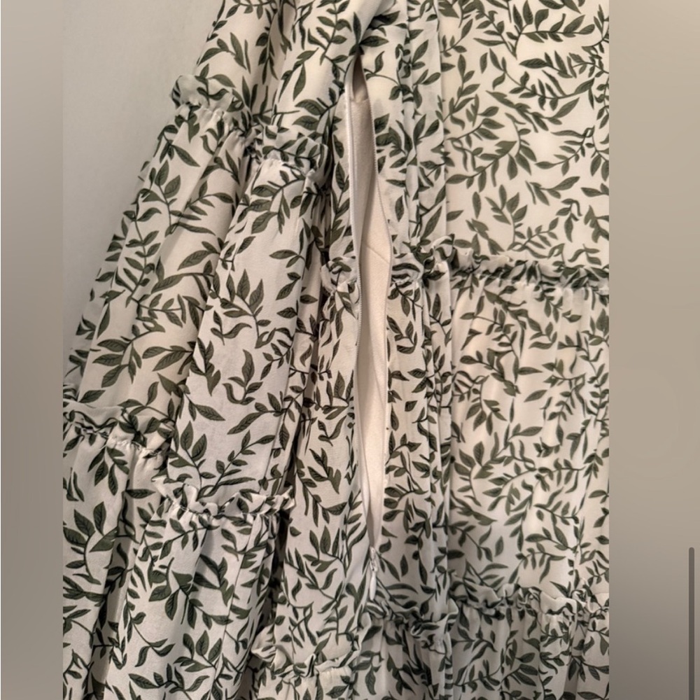GARDEN REVERIES DRESS(price is firm) - Picture 7 of 16